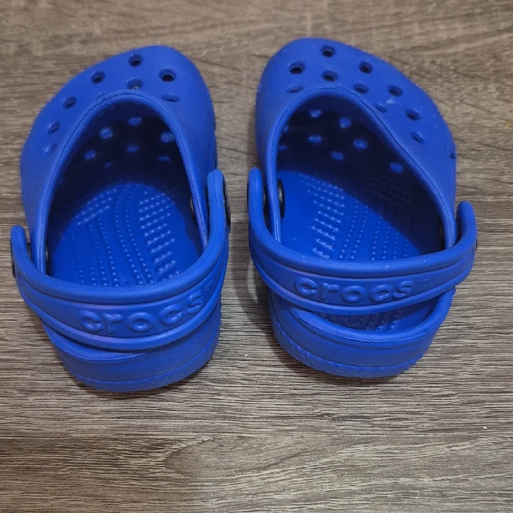 CROCS Kids Vibrant Blue Water Shoes
